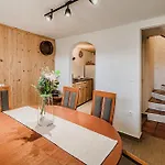 Holiday home Traditional Slovenian House Pr'belej *