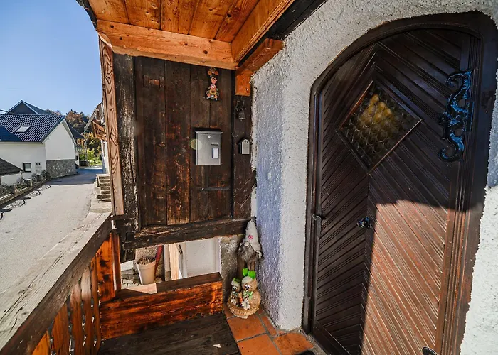 Traditional Slovenian House Pr'belej Dom wakacyjny Zgornje Gorje