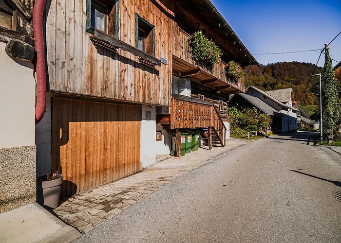 Traditional Slovenian House Pr'belej Ferienhaus